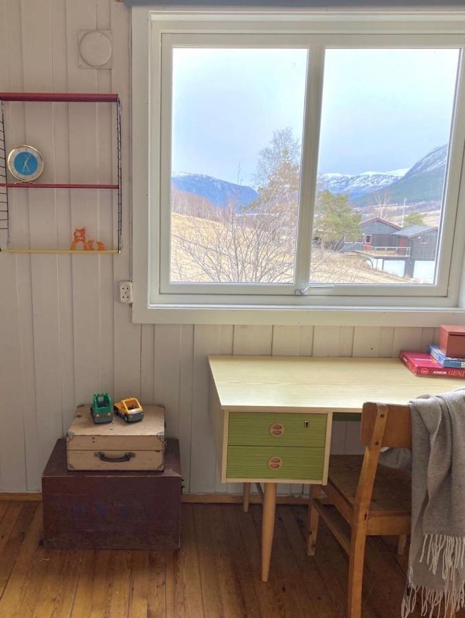 Stort Og Autentisk Hus I Skjak - Kort Vei Til Lom! Buitenkant foto