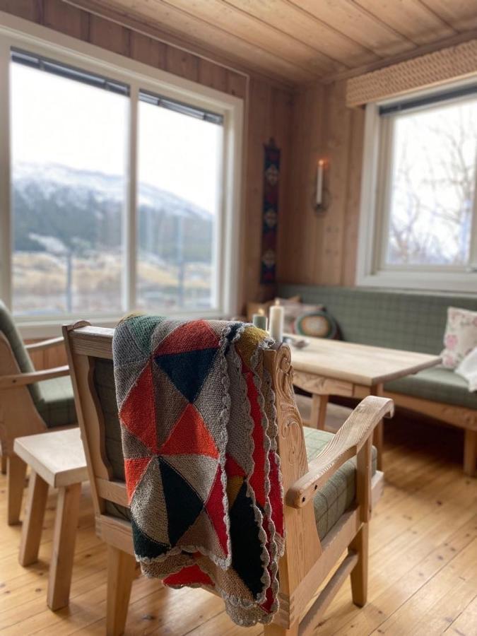 Stort Og Autentisk Hus I Skjak - Kort Vei Til Lom! Buitenkant foto